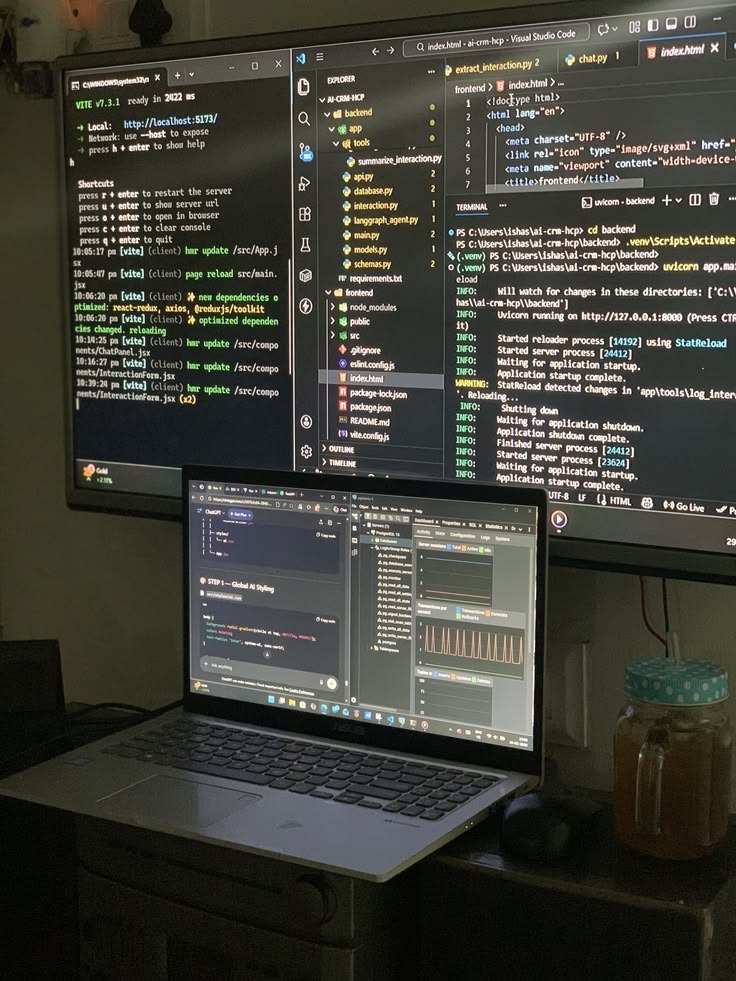 &eacute;crans avec du code informatique